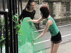 隣のおばちゃんが年の割りにはスケベな体なので「一発ヤラせて！」と迫ってみたら、予想以上のエロ展開に…！！4時間　サンプル画像16